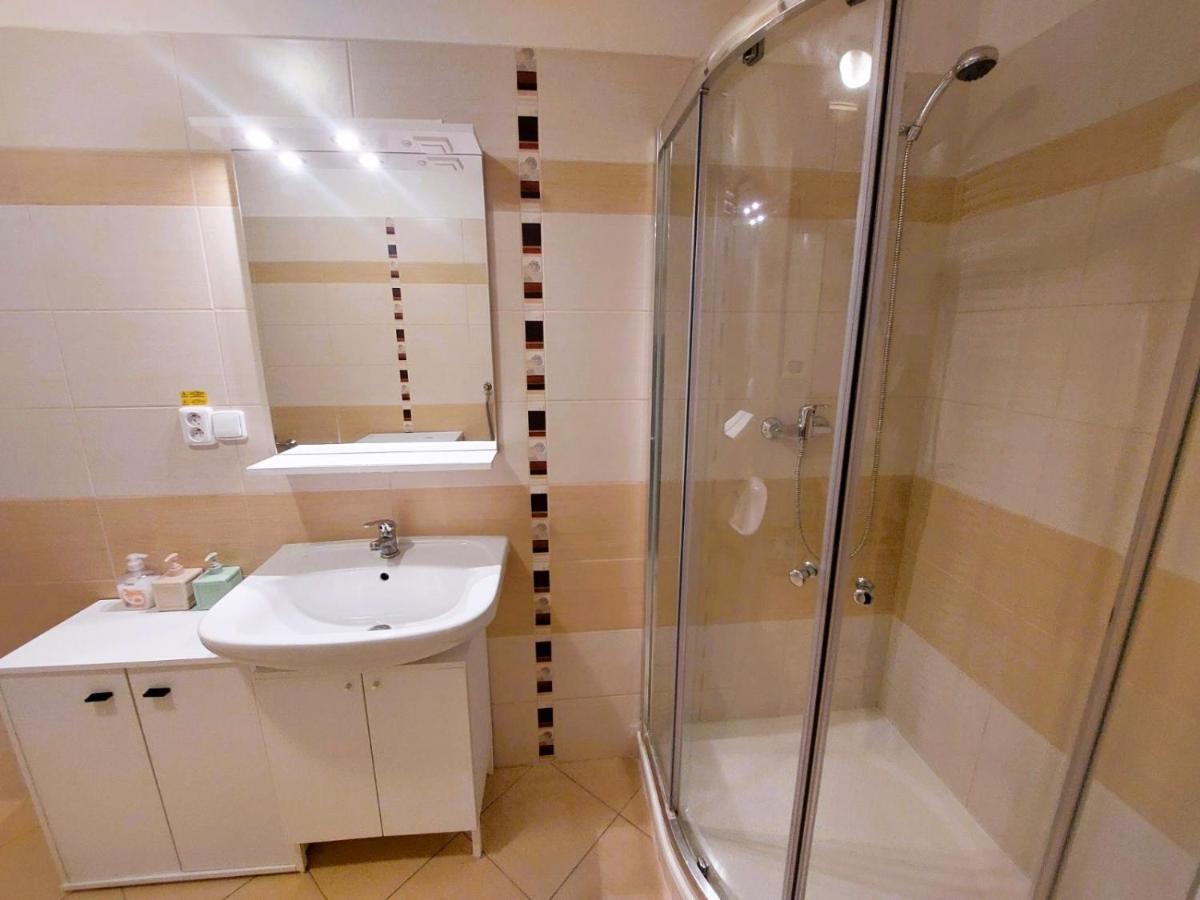 Prostorny Byt V Centru 3 Kk 80 M2 Hradec Králové Exteriér fotografie