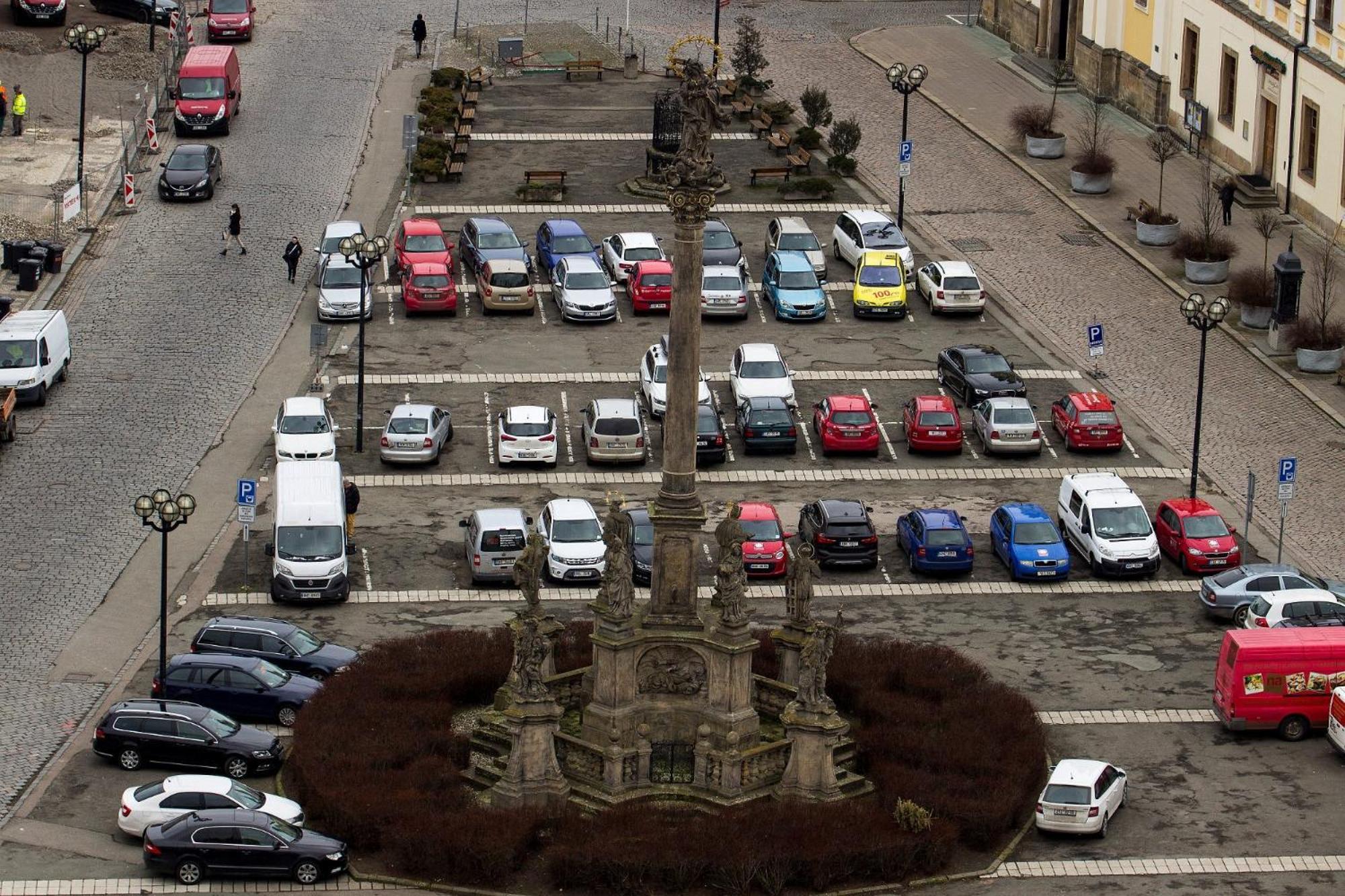 Prostorny Byt V Centru 3 Kk 80 M2 Hradec Králové Exteriér fotografie