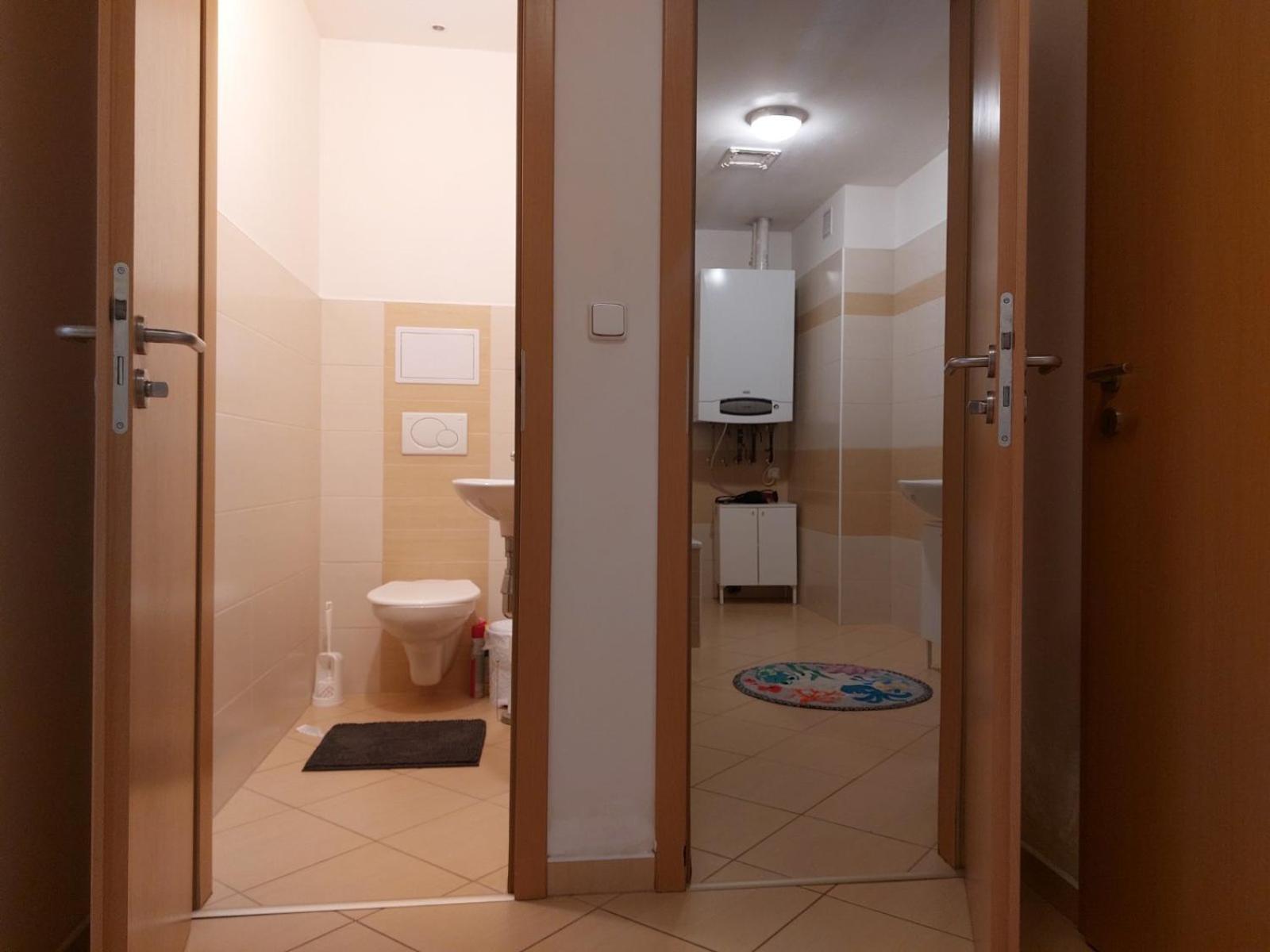 Prostorny Byt V Centru 3 Kk 80 M2 Hradec Králové Exteriér fotografie