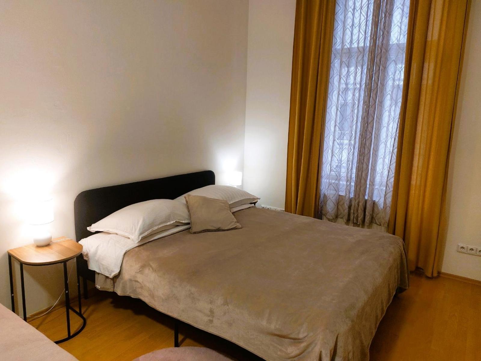 Prostorny Byt V Centru 3 Kk 80 M2 Hradec Králové Exteriér fotografie