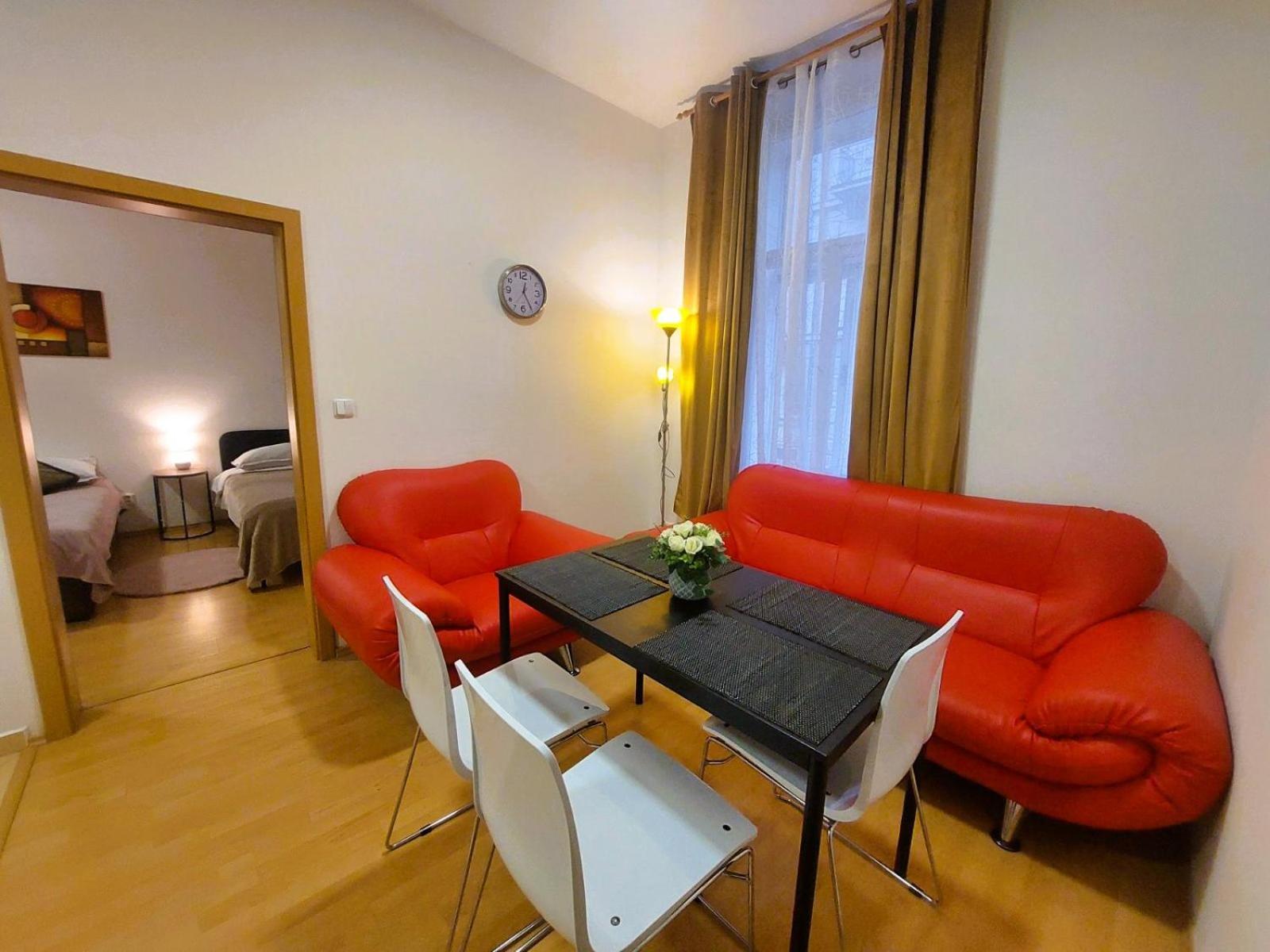Prostorny Byt V Centru 3 Kk 80 M2 Hradec Králové Exteriér fotografie