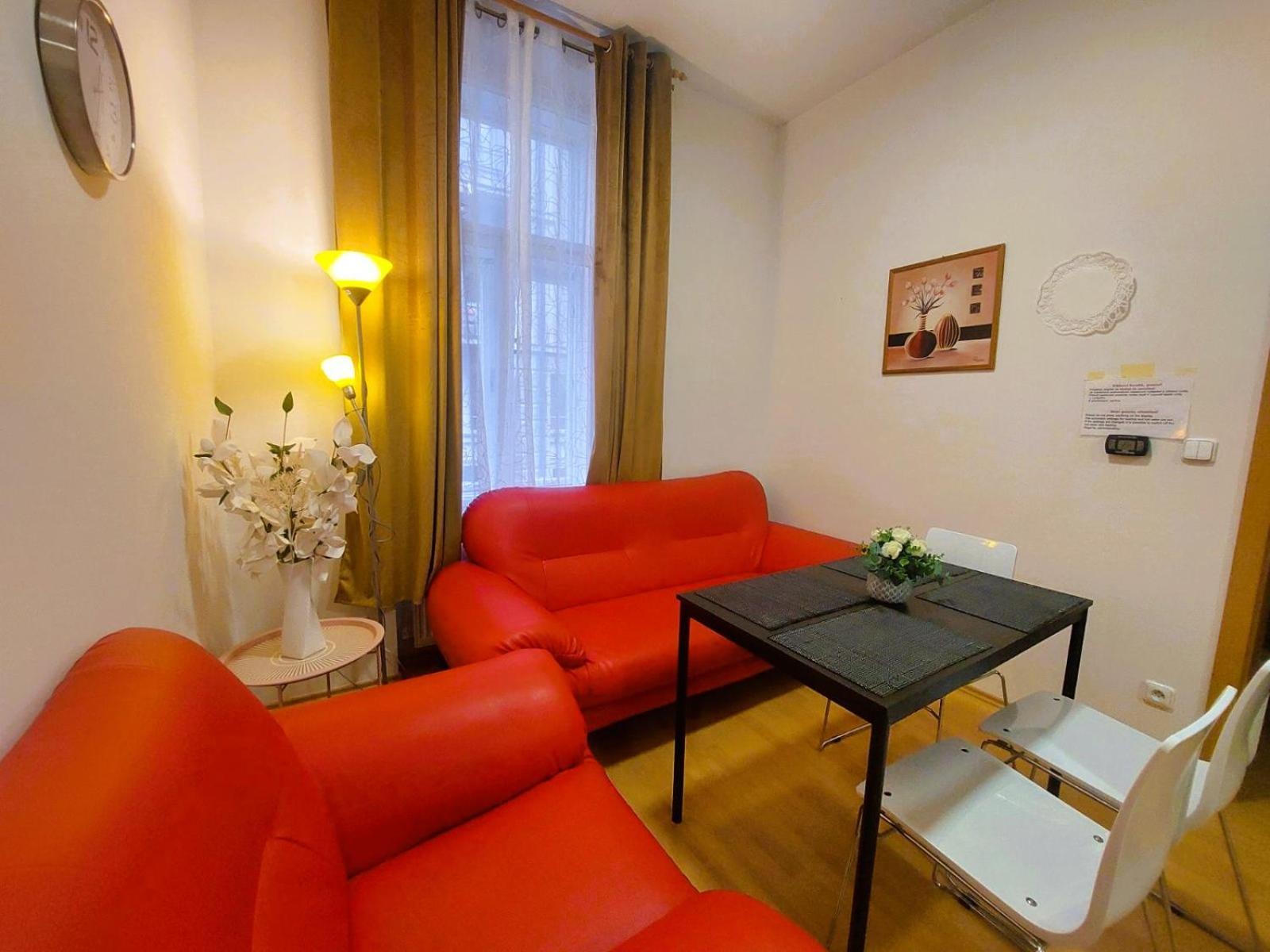 Prostorny Byt V Centru 3 Kk 80 M2 Hradec Králové Exteriér fotografie